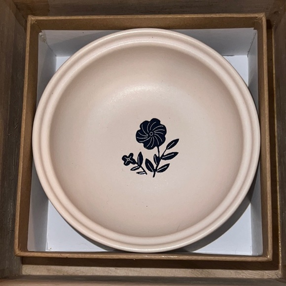 Zodiac…indigo “Aries” round ceramic decorative trinket box in Kraft gift box-NIB - Picture 5 of 16